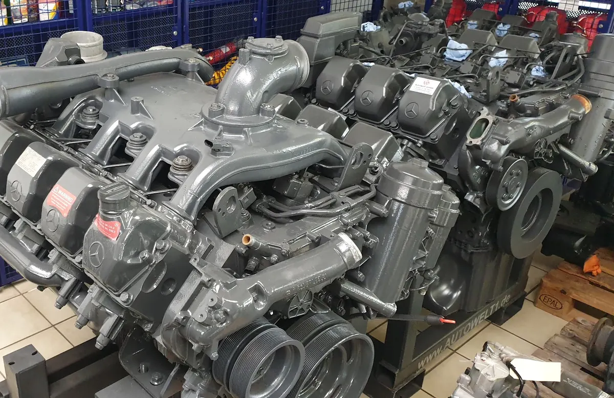 Overhauled large engine on the engine stand in the Autowelt workshop