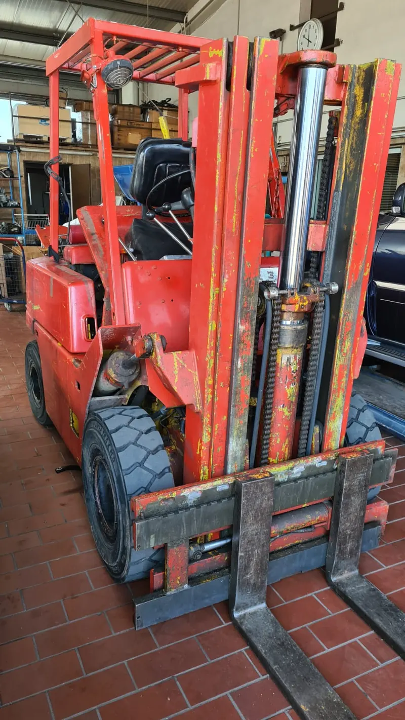Clark-Gabelstapler Hauptbremszylinder: Foto aus der Autowelt-Werkstatt
