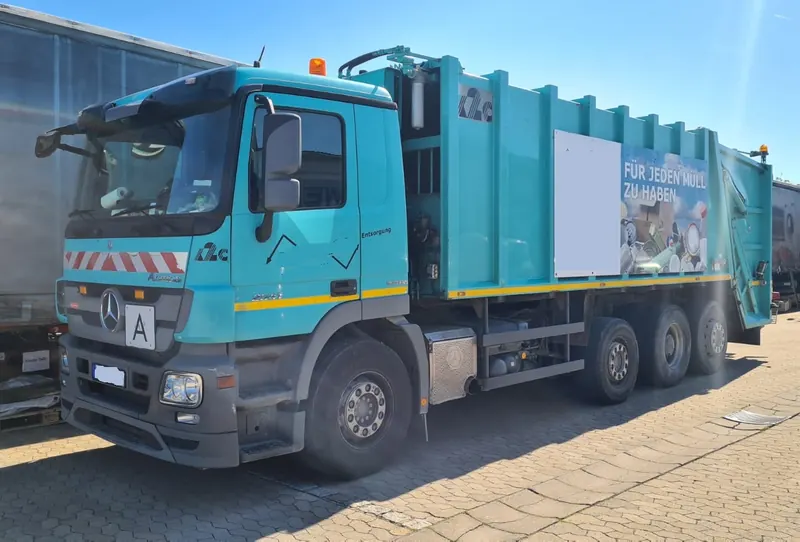Öldruckproblem Mercedes-Benz Actros Müllwagen: Foto aus der Autowelt-Werkstatt