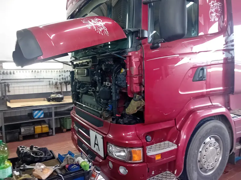 Getriebe und Turbolader Scania R490: Foto aus der Autowelt-Werkstatt