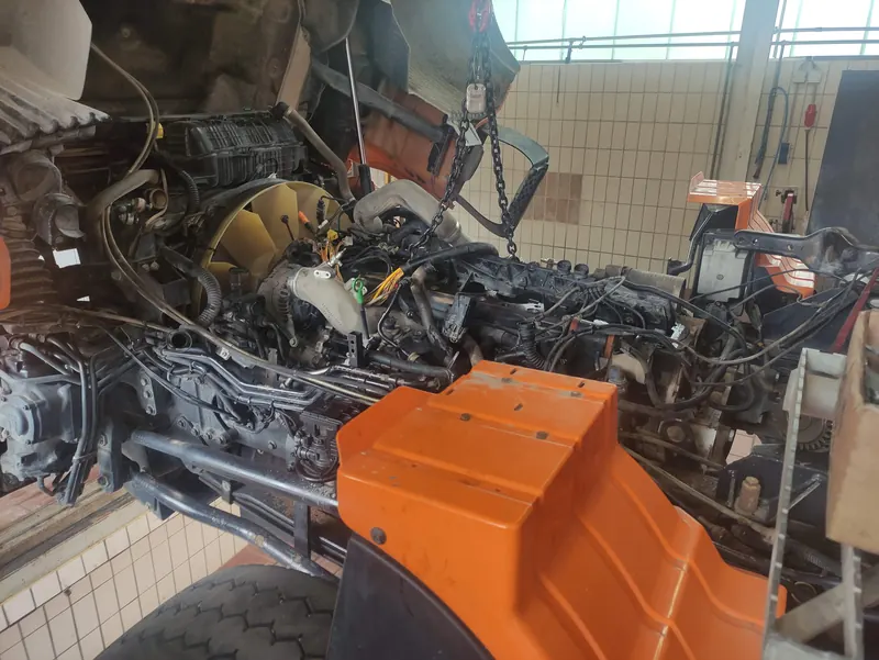 Motorüberholung MAN TGS 35.500 Kipper: Foto aus der Autowelt-Werkstatt