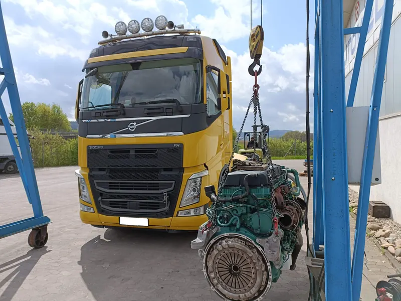 Motorüberholung Volvo FH D13K: Foto aus der Autowelt-Werkstatt